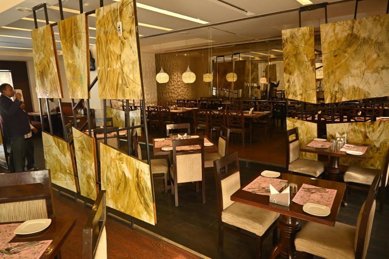Regency Square Hotel Gwalior Luaran gambar