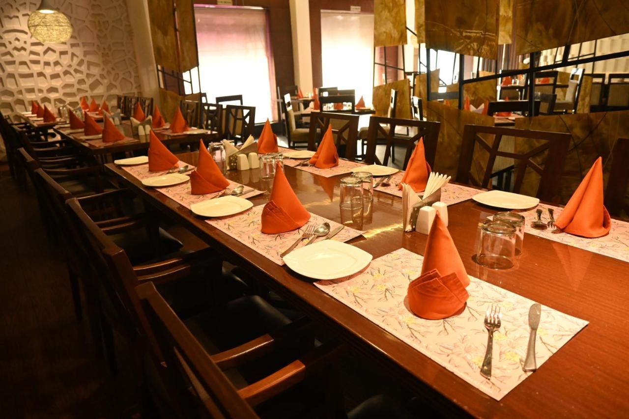 Regency Square Hotel Gwalior Luaran gambar
